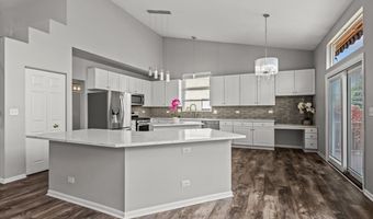 2317 Barrett Dr, Algonquin, IL 60102