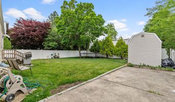 14 Evans Ave, Albertson, NY 11507
