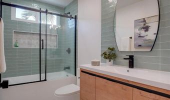 1523 Lucky St, Oceanside, CA 92054