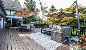 70 Obtuse Hill Rd, Brookfield, CT 06804