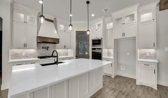313 Wrangler Ct, Weatherford, TX 76085