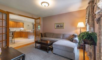 35 Jennie Cir, Agawam, MA 01001