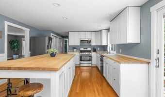 284 Bragg's Ln, Barnstable, MA 02630