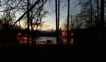 5 LakeView Dr S, Alloway, NJ 07419