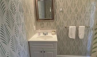 60 Saw Mill Dr 303, North Kingstown, RI 02852