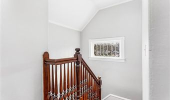 9 Linden Ave, East Providence, RI 02916