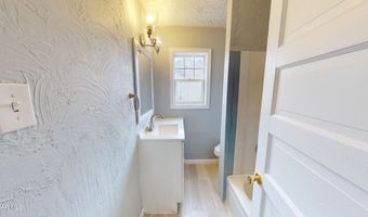 2216 4th St, Altoona, PA 16601