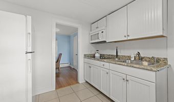 112 8TH St E, Beach Haven, NJ 08008