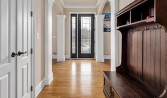 1454 E Northwest Hwy, Arlington Heights, IL 60004