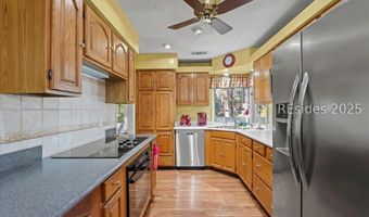 31 Chesterfield Lake Dr, Beaufort, SC 29906