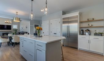 22 Sunrise Cir, Auburn, NH 03032