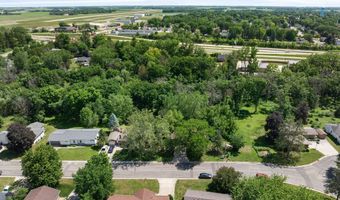 2006 11th Ave NE, Austin, MN 55912