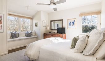 10 Pepperidge Ln, Amagansett, NY 11930