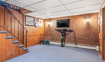 10 Roselawn Ave, North Smithfield, RI 02824