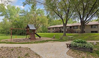 1432 Arden View Dr, Arden Hills, MN 55112