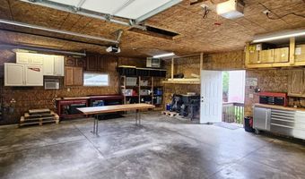 105 N Division St, Anamosa, IA 52205