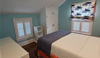 209 Coggeshall Ave, Newport, RI 02840