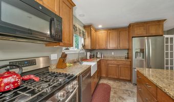 3 Holly Ln, Brookfield, NH 03872