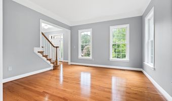 7119 BARRY Rd, Alexandria, VA 22315
