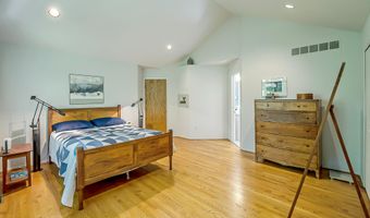 555 Glendale Cir, Ann Arbor, MI 48103