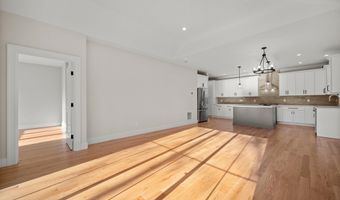 8 Fieldstone Ct 8, Bethel, CT 06801