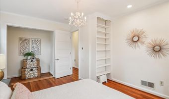 941 N MCKINLEY Rd, Arlington, VA 22205