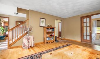 18 Valley Stream Dr, Cumberland, RI 02864