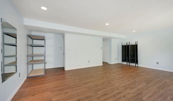 5940 BERKSHIRE Ct, Alexandria, VA 22303