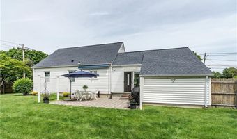 170 Pilgrim Pkwy, Warwick, RI 02888