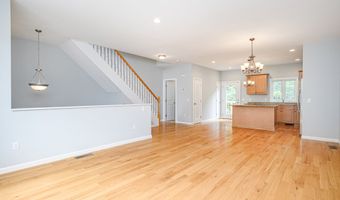 2 Oak Meadows Dr 102, Brookfield, CT 06804