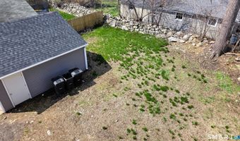 14 Meadow St, Ansonia, CT 06401