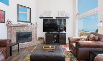 461 S Home Ct, Rockaway Beach, OR 97136