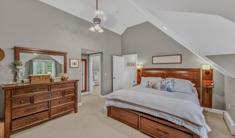 48 Meadow Ln, Campton, NH 03223
