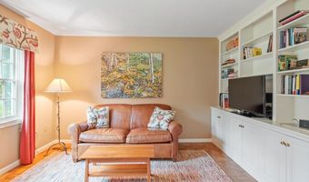 36 Pickman Dr, Bedford, MA 01730
