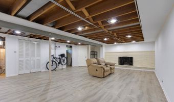 323 S Prindle Ave, Arlington Heights, IL 60004