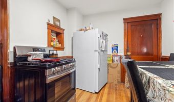 51 Oakland Ave, Cranston, RI 02910