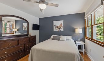 17 Northgate Dr, Albany, NY 12203