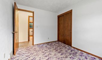1517 NAVARINO St, Algoma, WI 54201