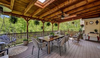 251 Scenic Dr, Blakeslee, PA 18610