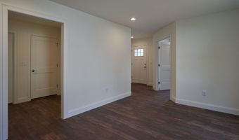 16 Jordan Ln, Colchester, CT 06415