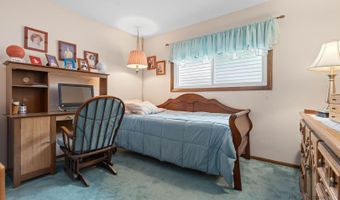 1124 N Anvil Ct, Addison, IL 60101