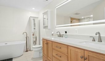 19 Elizabeth Dr, Auburn, MA 01501