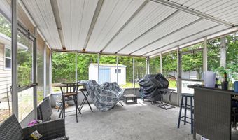 28 Cedar St, Bayville, NJ 08721