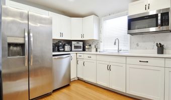 190 W 24TH St, Bayonne, NJ 07002