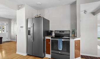84 E North Water St, Algoma, WI 54201