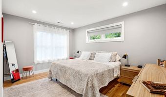 18 Breck Ave 18, Boston, MA 02135