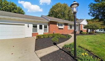 715 Holden Dr, Ashtabula, OH 44004