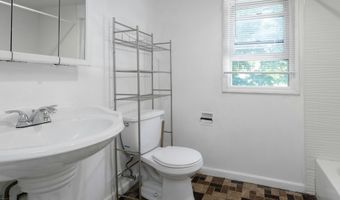 100 Loftus Cir, Bridgeport, CT 06606