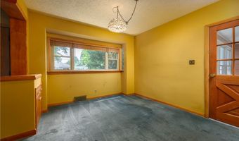 2035 Thornhill Dr, Akron, OH 44313