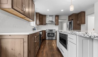 330 OAK HILL Ct, Antioch, IL 60002